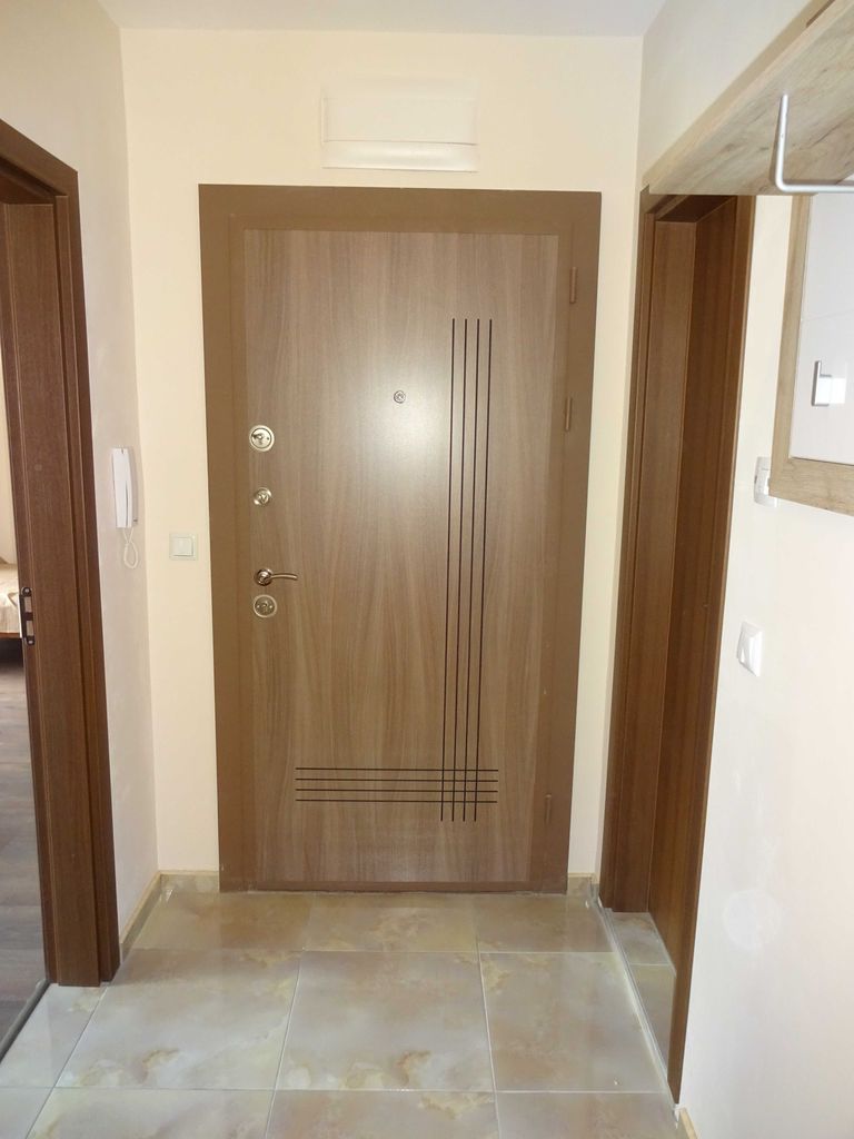 Дава се под наем Двустаен апартамент в Варна, Възраждане 3 - 52 кв.м за 255 € - Снимка #4