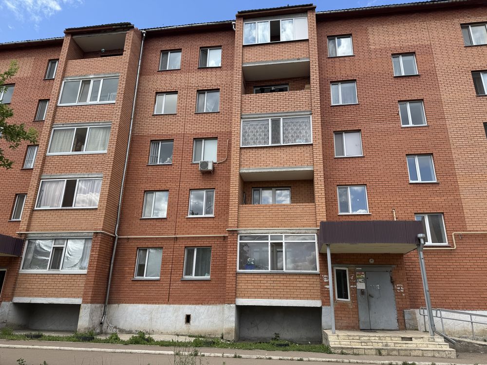 Продам двухкомнатную квартиру в кирпичном доме