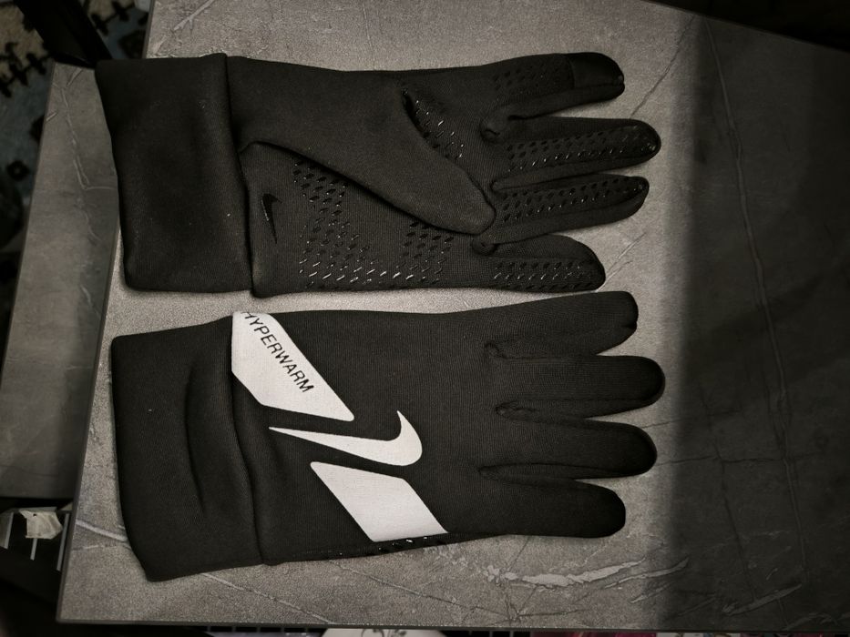 Перчатки Nike HiperWarm