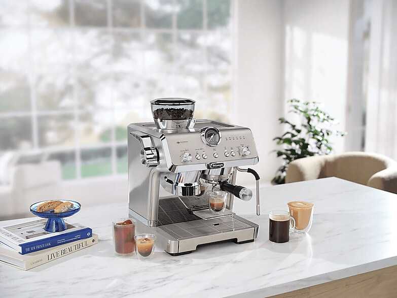 Кофеварка рожковая DeLonghi La Specialista Opera EC9555.M
