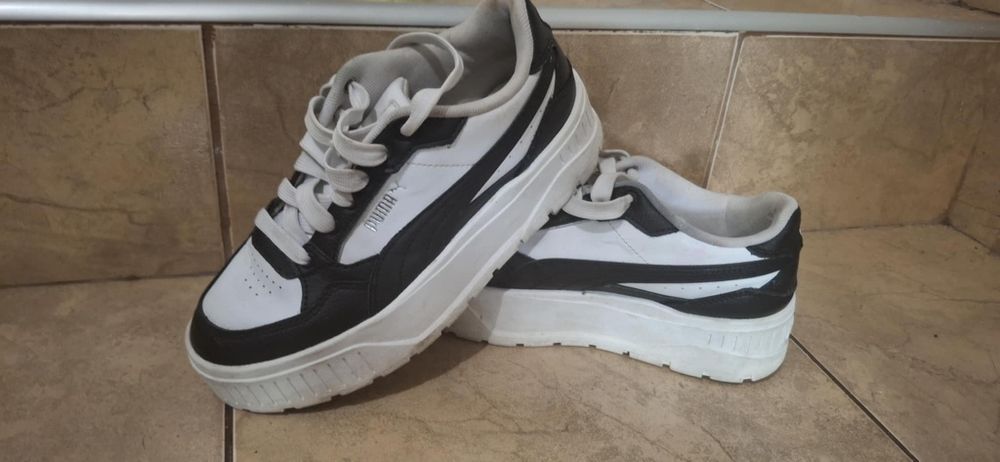 Маратонки Пума .