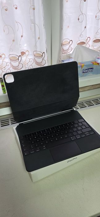 Apple iPad Magic Keyboard 12.9-inch