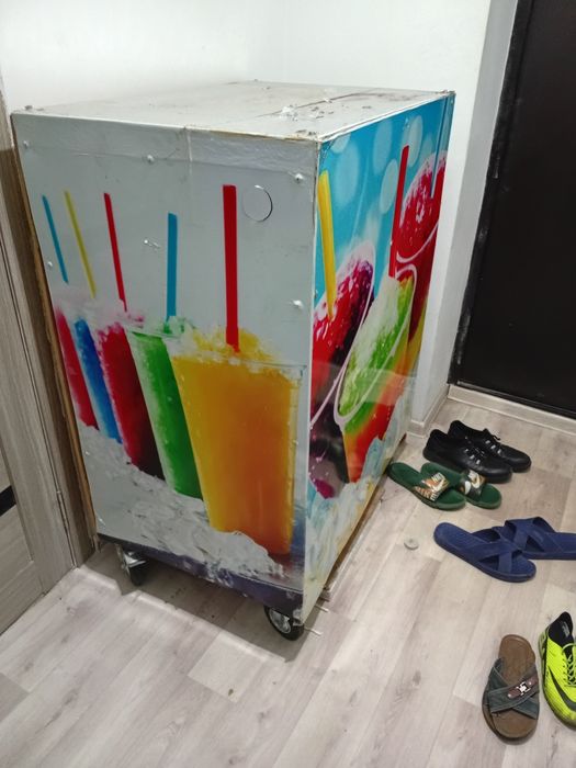 Ящик на колёсах продам