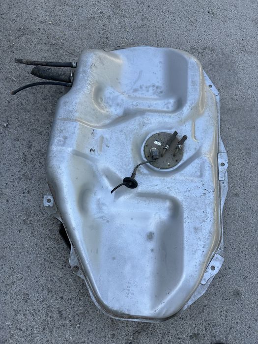 Новый бензобак Мазда 626 птичка