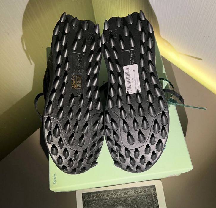 Adidasi off white odsy 1000