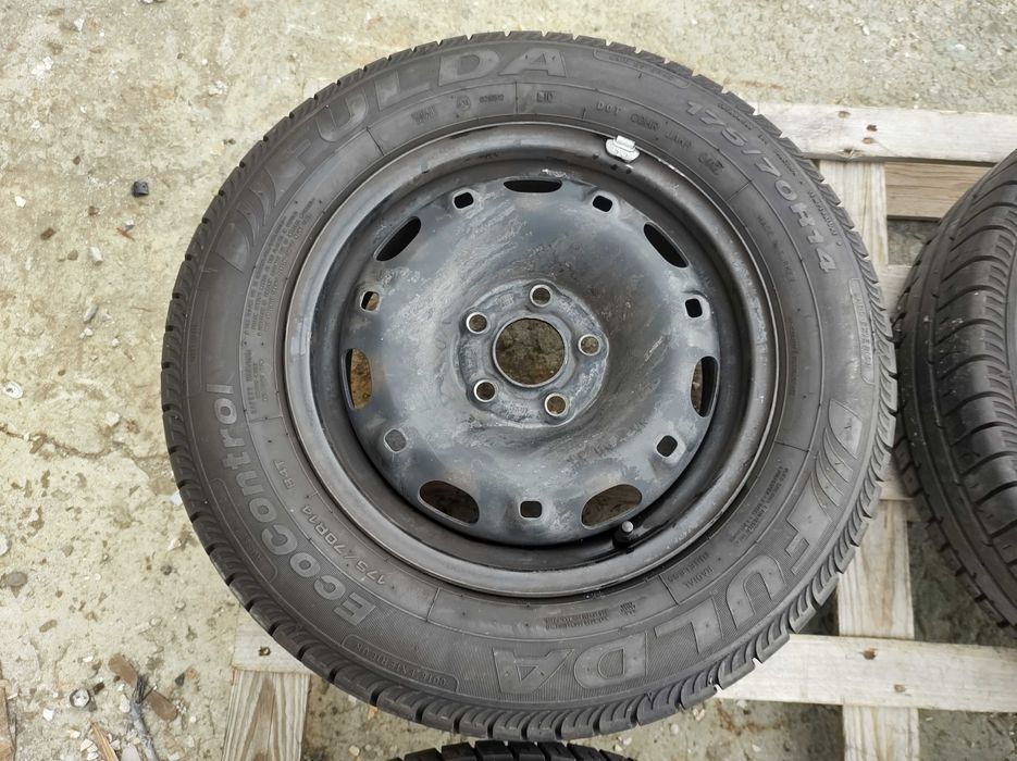 14 джанти 5х100 VolksWagen POLO 5J et35 Fulda 175/70/14 2017г 5-5,5мм