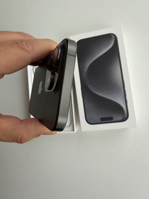 Iphone 15pro Black Titan 256gb 1 год. гаранция като нов!