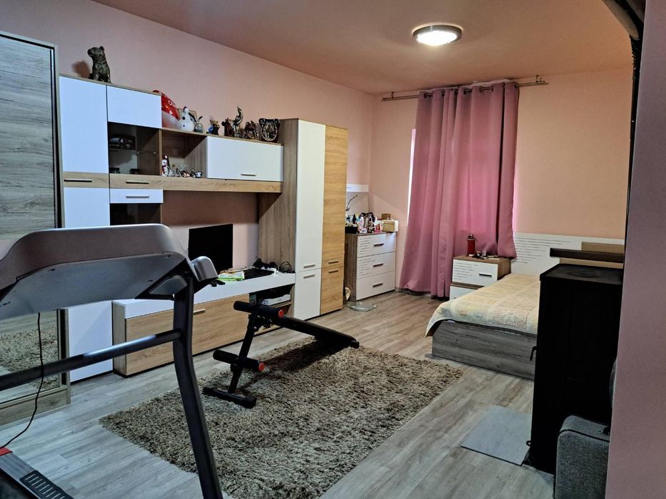 Двуетажна Къща в ж.к Меден Рудник