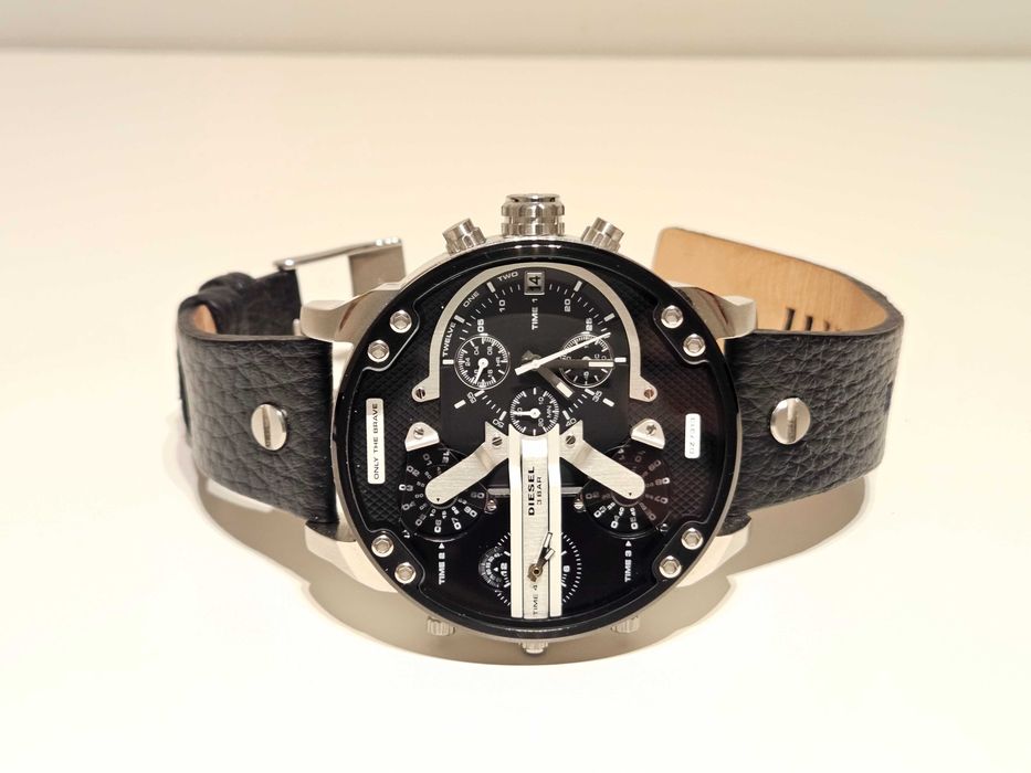 Продаван нов спортен мъжки кварц хронограф три времена"DIESEL"DZ-7313