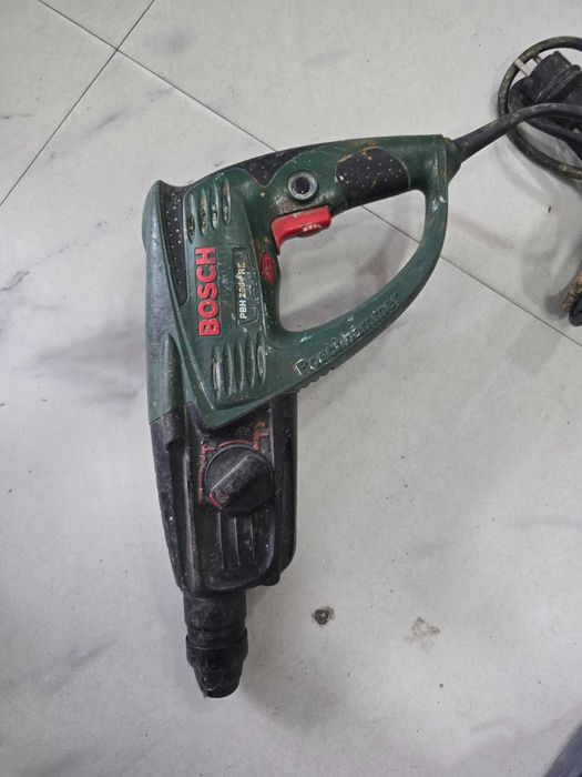 Електрически перфоратор Bosch PBH 2800 RE