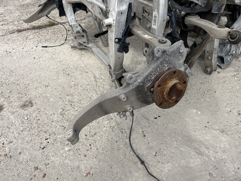 Jug / Cadru motor / Punte fata BMW F10 F11 F07 F12 F18 F12 F13 F01 F02