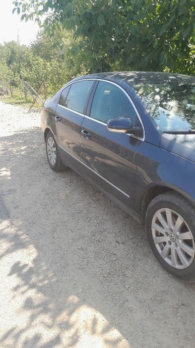 Vand Pasat b6 sau schimb cu camioneta