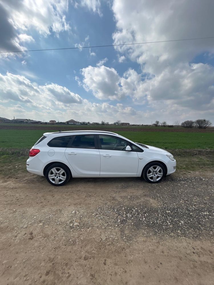 Opel Astra J Sport Tourer