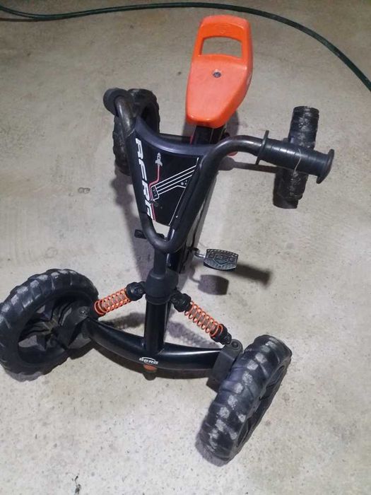 Vând cart Berg cu pedale pentru copiii