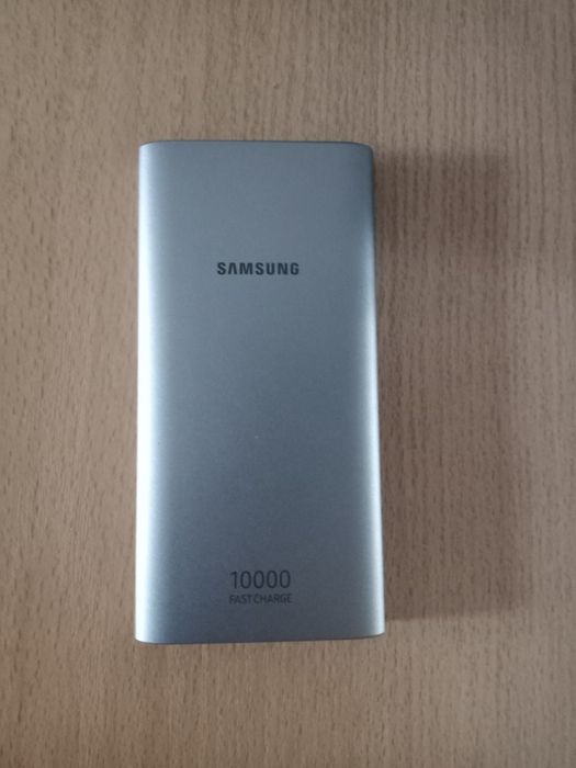 Продам пауэр-банк "Samsung".