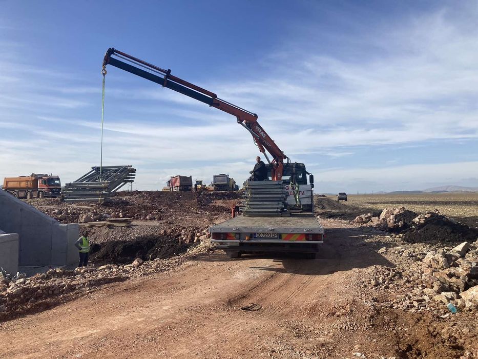 Камион с кран,автокран услуги,транспортни услуги