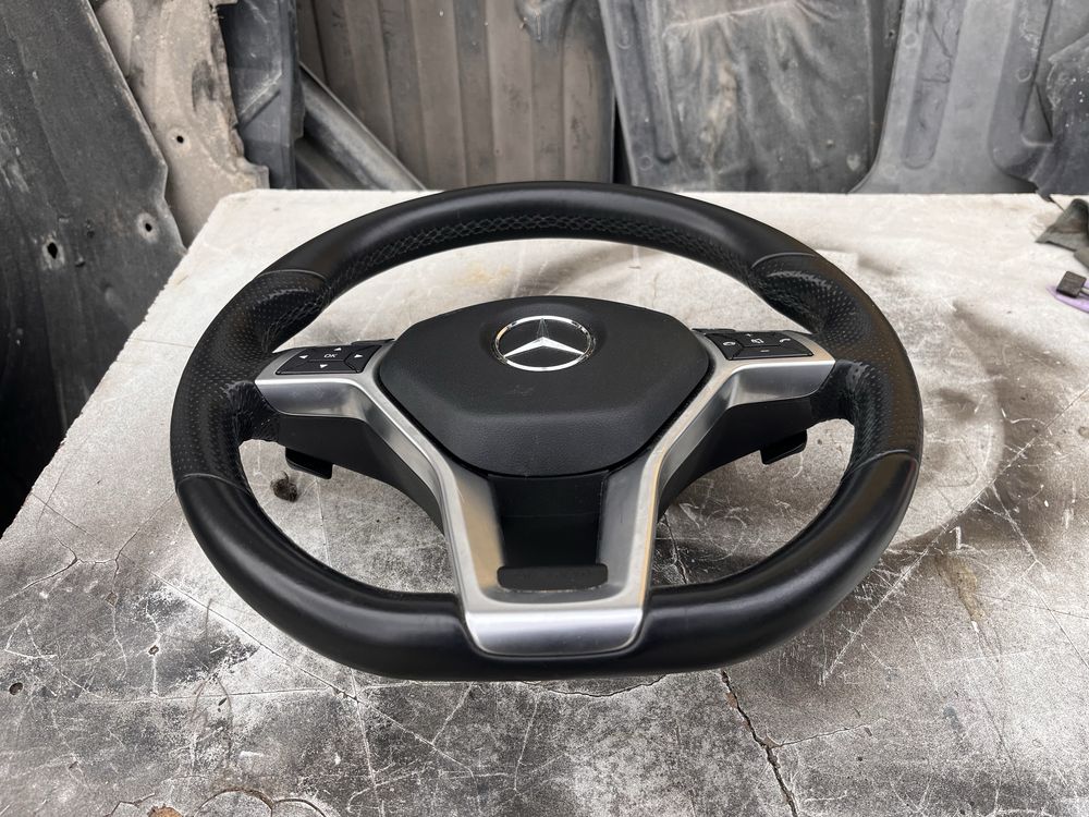 Фейсов Амг волан Мерцедес C W204 и Е W212 facelift