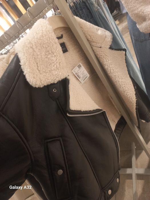 Продам кожанку зимнию покупала но не подошёл размер новая