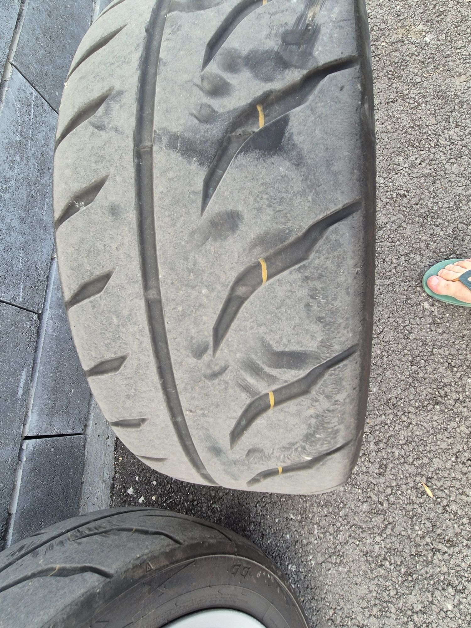 семи сликове 17 toyo r888