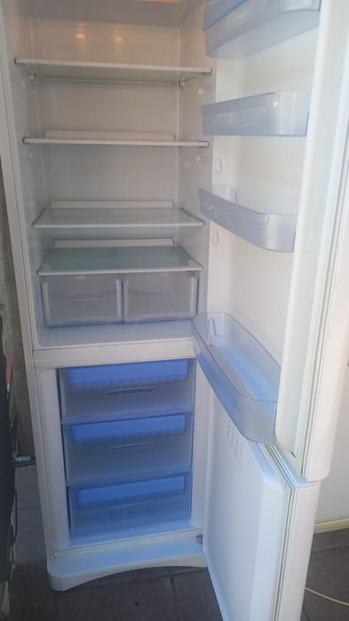 Frigider tip combină frigorifică Artic QEW