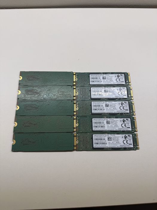 SSD-uri 256Gb stocare M2 2280 SATA laptop/PC