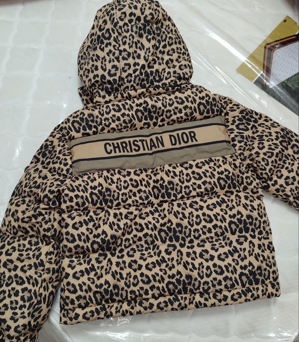 Kurtka Ayollar va qizlar uchun qishki kurtka