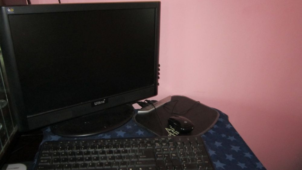 Calculator / computer PC complet Unitate + Monitor +tastatura +mouse