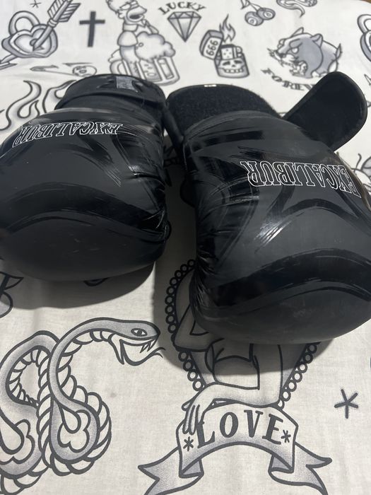 боксерские перчатки