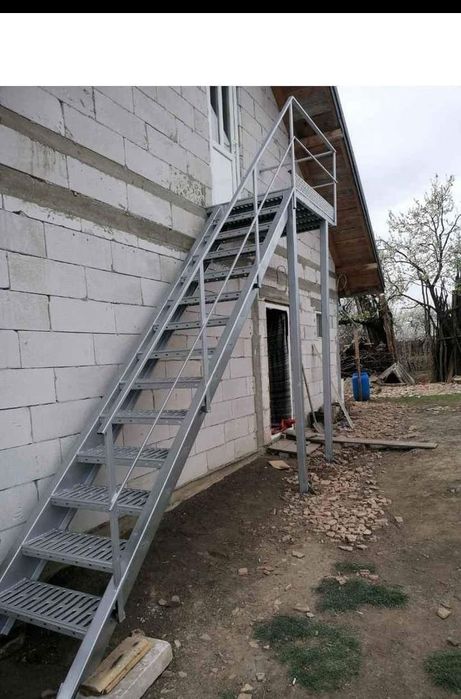 Vindem scări zincata cu ori ce dimensiuni