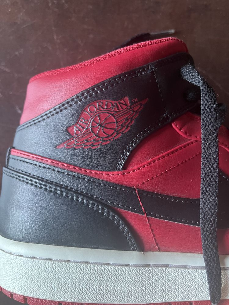 Nike Air Jordan Mid 1