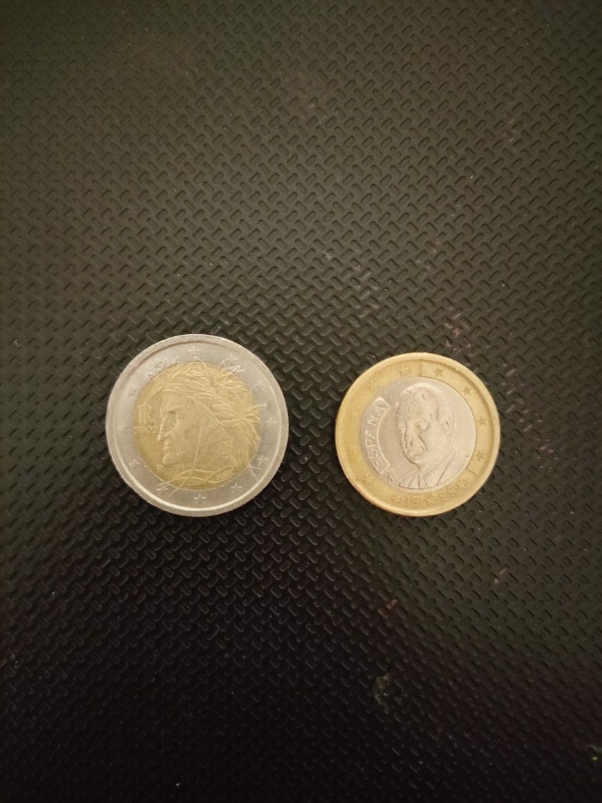Монеты тенге и евро