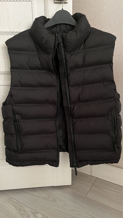 Жилетку срочно продам новая