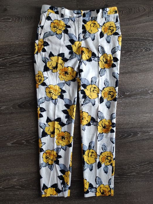 Pantaloni florali, Zara basic, marimea 34.
