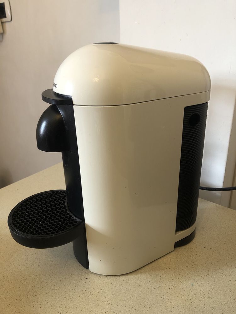 Aparat espresor,Nespresso Vertuo cu capsule