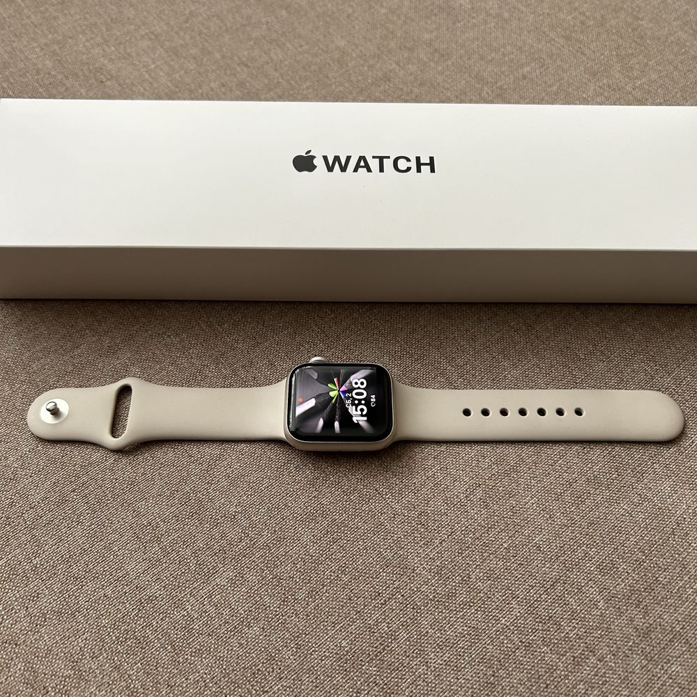 Часы Apple Watch SE (40 мм)