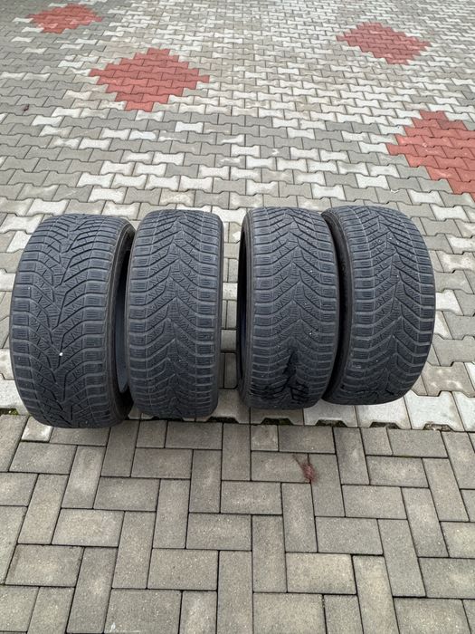 Vand cauciucuri iarna 245 45 18 Yokohama
