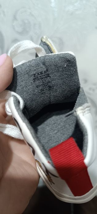 Продаются кроссовки детские