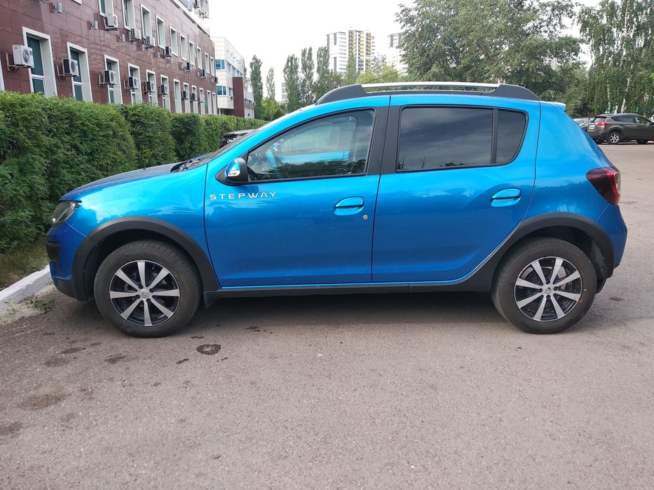 Машина рено STEPWEY