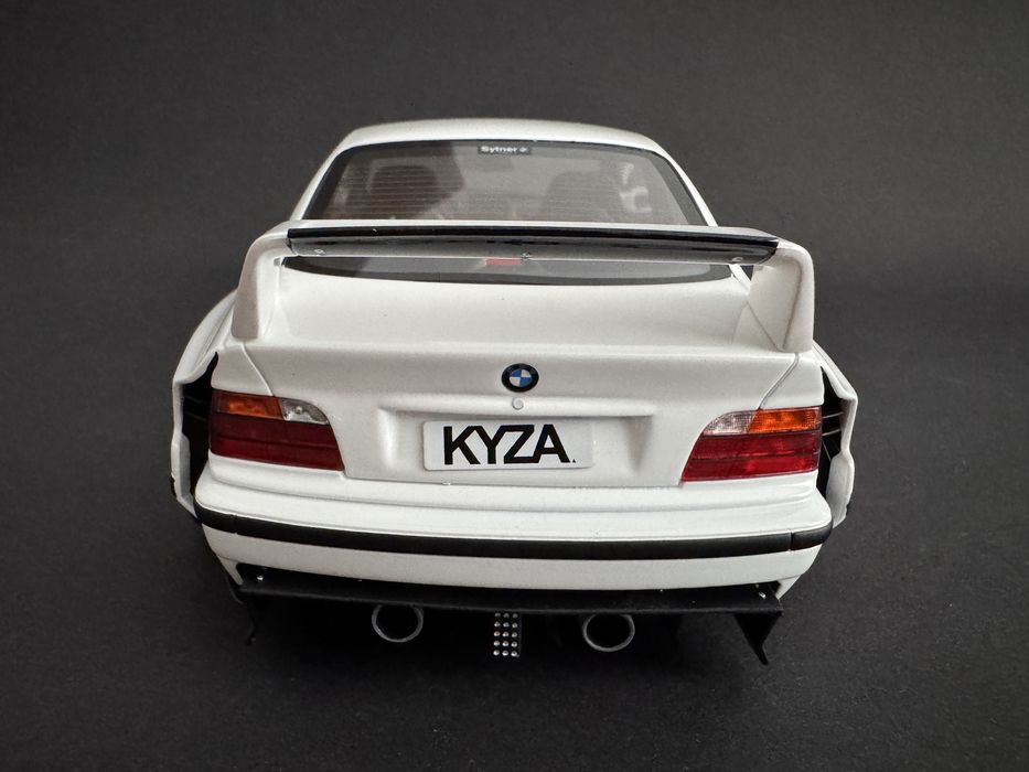 Macheta BMW E36 Kyza 1/18 OTTO