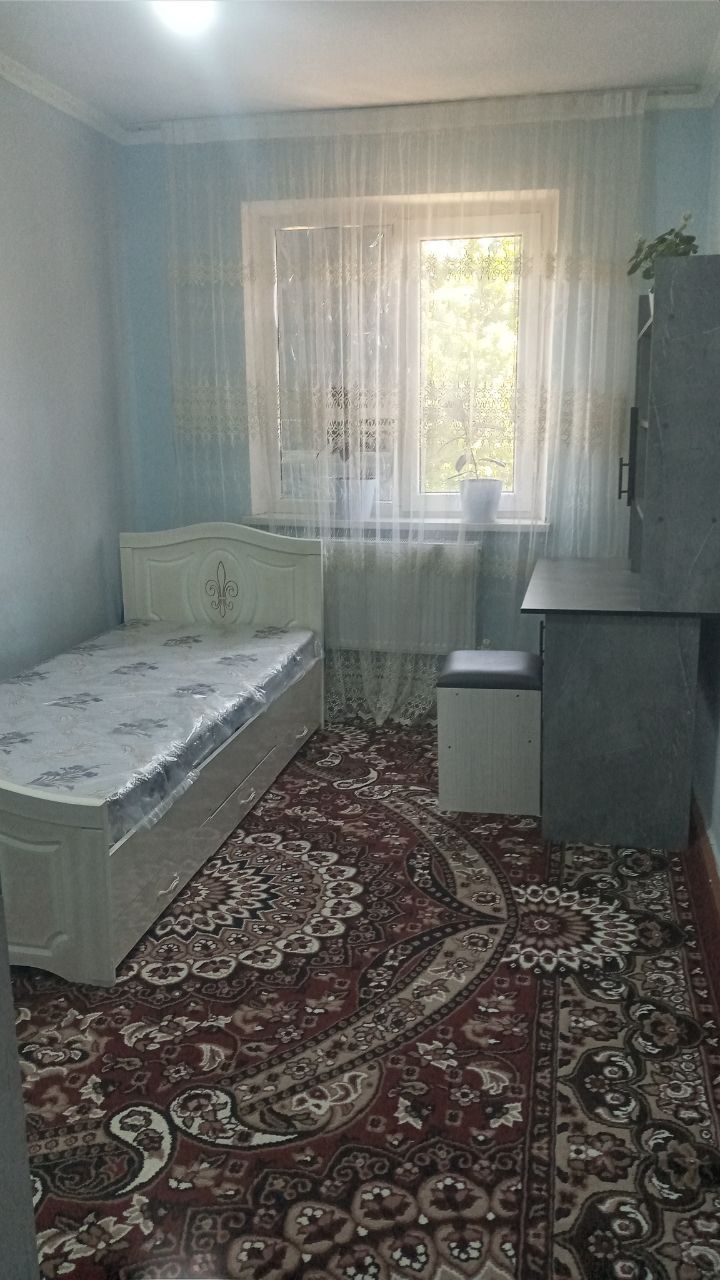 Шаҳар марказида 4 хонали уй сотилади