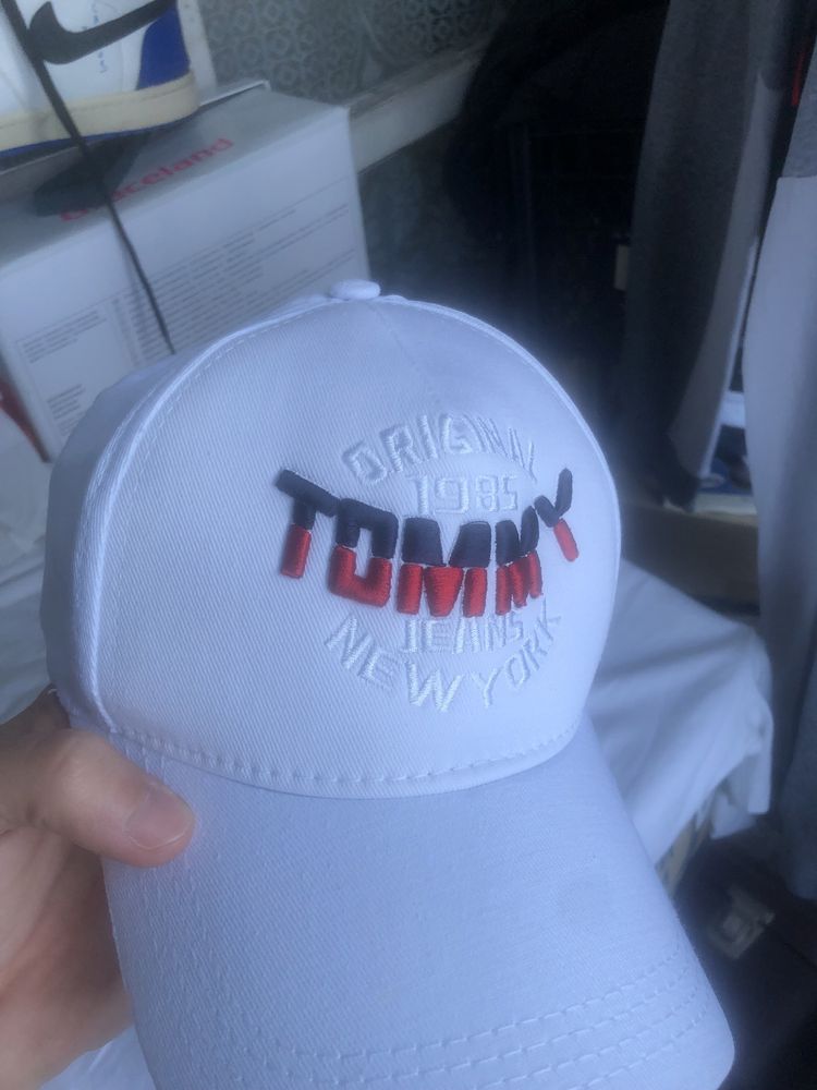 Tommy hilfiger шапка
