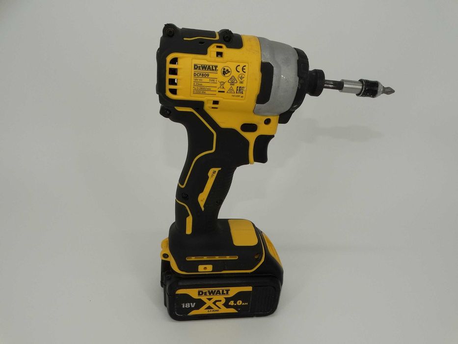 Dewalt DCF 809 + 4.0 Ah + Подарък - Импакт драйвер 190 НМ