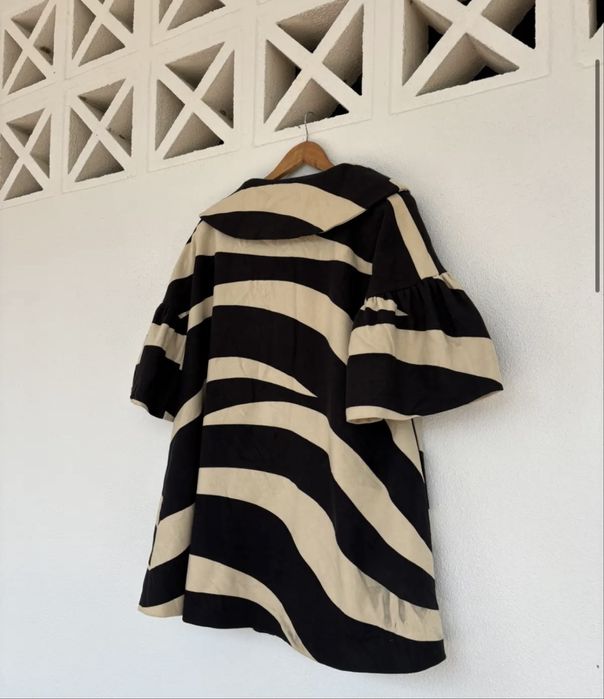 Moschino пальто оригинал Италия ( made in Italy)