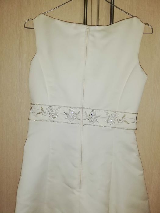 Сватбена рокля с воал от шифон за раменете