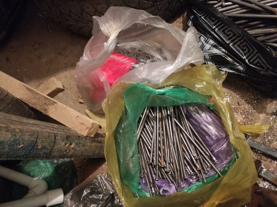 Продаются гвозди