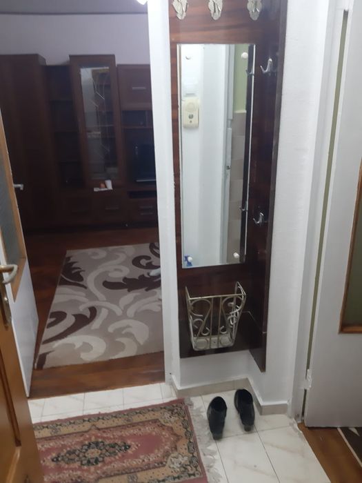 Închiriez garsonieră confort 1