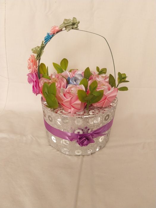 Aranjamente florale din satin