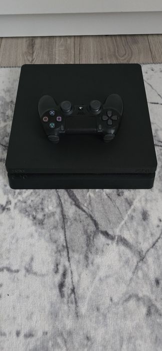 Ps4 Slim       .