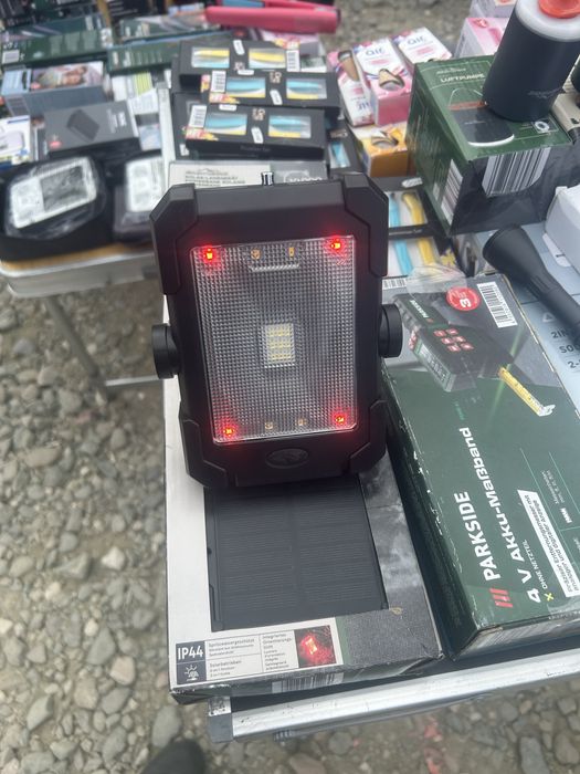 Proiector solar fara incarcator