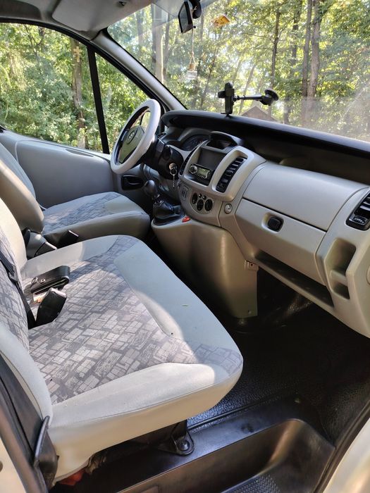 Opel vivaro 8+1 diesel 1.9 ( Nu Renault trafic sau primastar)